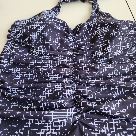 NWT NOON SWIM Women's Ruched Halter 1 Piece Swimming Suit Black White Sz 18 - Picture 5 of 16